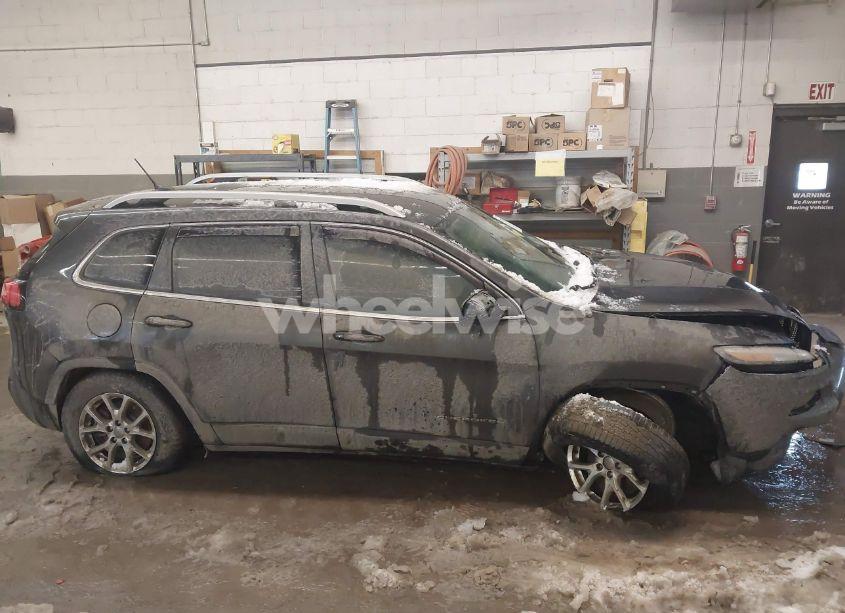 Photo 13 of 2016 Jeep Cherokee LATITUDE (VIN 1C4PJMCB5GW205496)