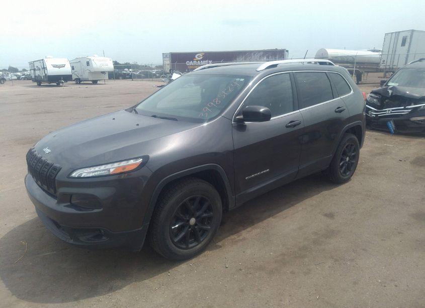 Photo 2 of 2016 Jeep Cherokee LATITUDE (VIN 1C4PJMCB5GW277329)