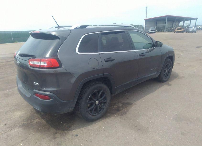 Photo 4 of 2016 Jeep Cherokee LATITUDE (VIN 1C4PJMCB5GW277329)