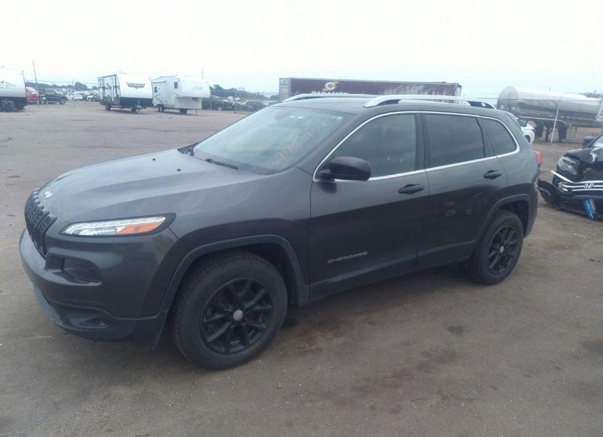 Photo 6 of 2016 Jeep Cherokee LATITUDE (VIN 1C4PJMCB5GW277329)
