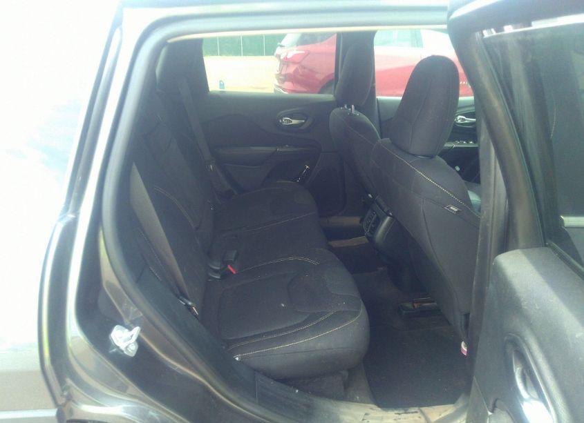 Photo 8 of 2016 Jeep Cherokee LATITUDE (VIN 1C4PJMCB5GW277329)