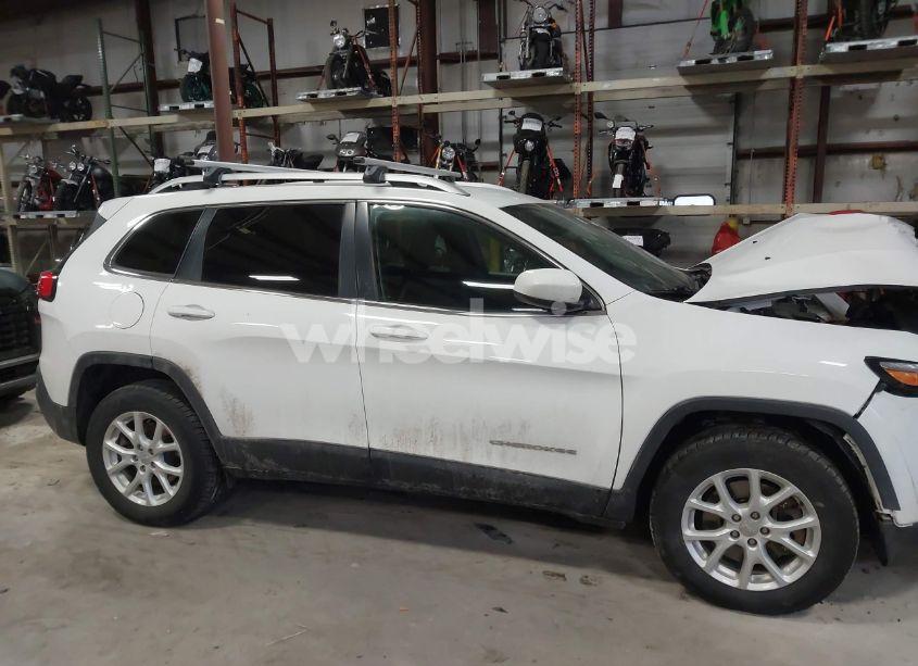Photo 13 of 2016 Jeep Cherokee LATITUDE (VIN 1C4PJMCB5GW296446)
