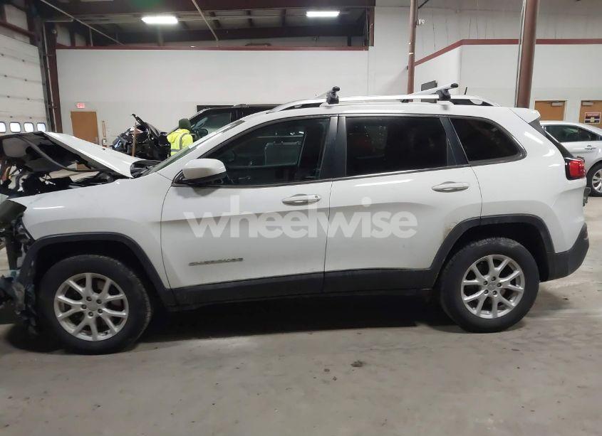 Photo 14 of 2016 Jeep Cherokee LATITUDE (VIN 1C4PJMCB5GW296446)