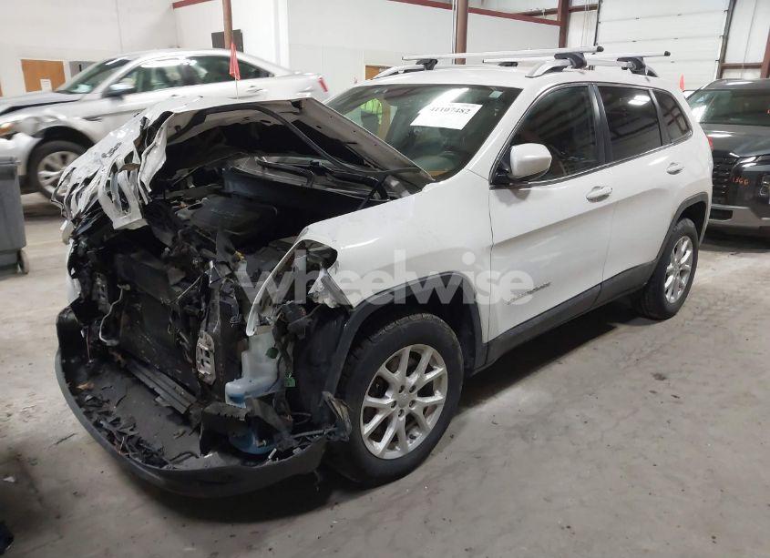 Photo 2 of 2016 Jeep Cherokee LATITUDE (VIN 1C4PJMCB5GW296446)