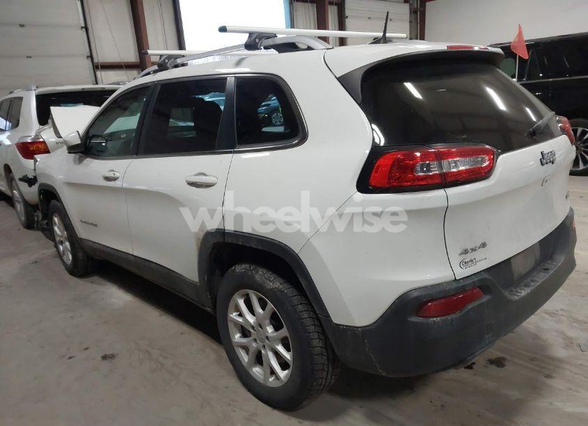 Photo 3 of 2016 Jeep Cherokee LATITUDE (VIN 1C4PJMCB5GW296446)