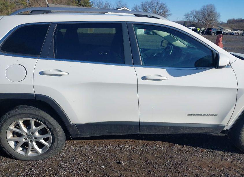 Photo 14 of 2016 Jeep Cherokee LATITUDE (VIN 1C4PJMCB5GW333883)