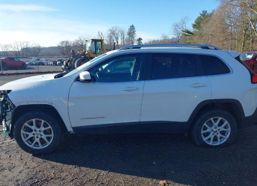 Photo 15 of 2016 Jeep Cherokee LATITUDE (VIN 1C4PJMCB5GW333883)