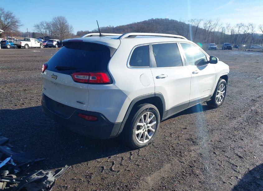 Photo 4 of 2016 Jeep Cherokee LATITUDE (VIN 1C4PJMCB5GW333883)