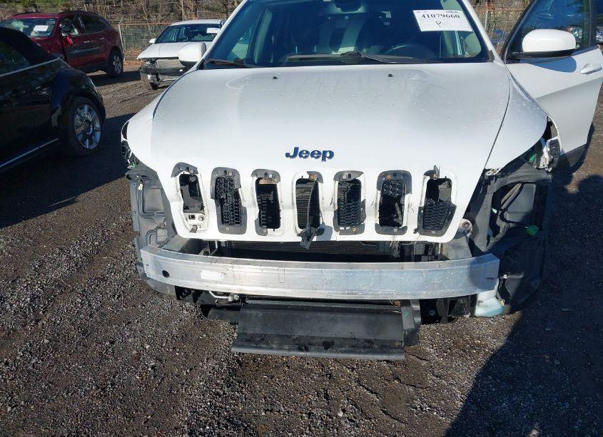 Photo 6 of 2016 Jeep Cherokee LATITUDE (VIN 1C4PJMCB5GW333883)