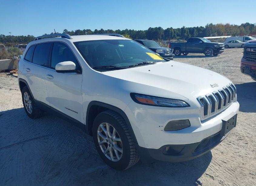 2017 Jeep Cherokee LATITUDE 4X4 (VIN 1C4PJMCB5HW575686) main photo