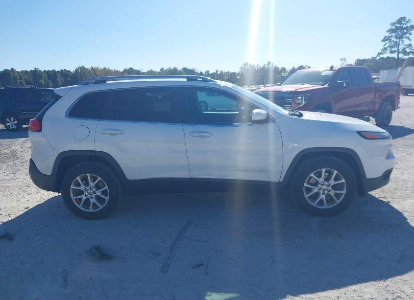 Photo 13 of 2017 Jeep Cherokee LATITUDE 4X4 (VIN 1C4PJMCB5HW575686)