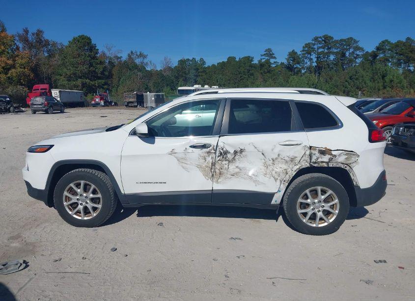 Photo 14 of 2017 Jeep Cherokee LATITUDE 4X4 (VIN 1C4PJMCB5HW575686)