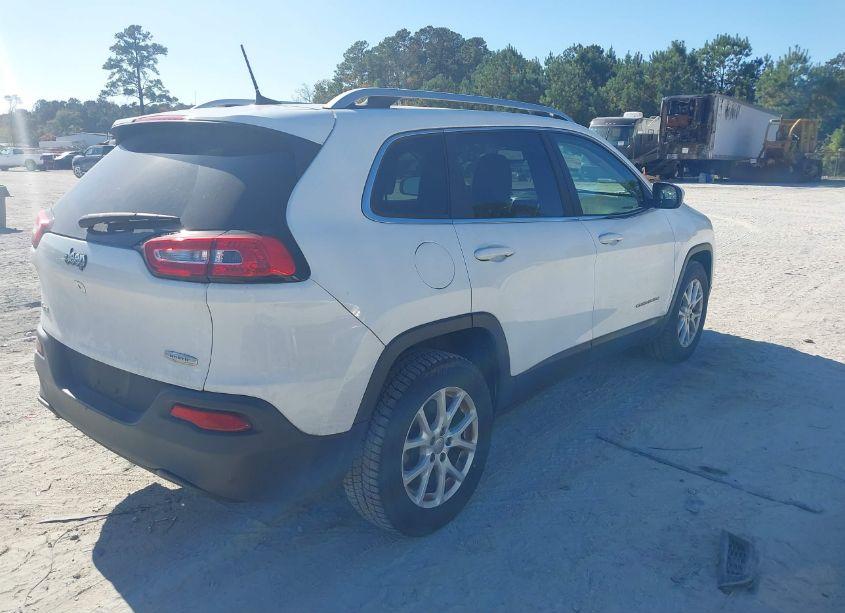 Photo 4 of 2017 Jeep Cherokee LATITUDE 4X4 (VIN 1C4PJMCB5HW575686)