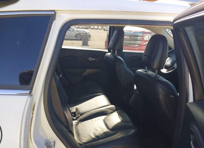 Photo 8 of 2017 Jeep Cherokee LATITUDE 4X4 (VIN 1C4PJMCB5HW575686)