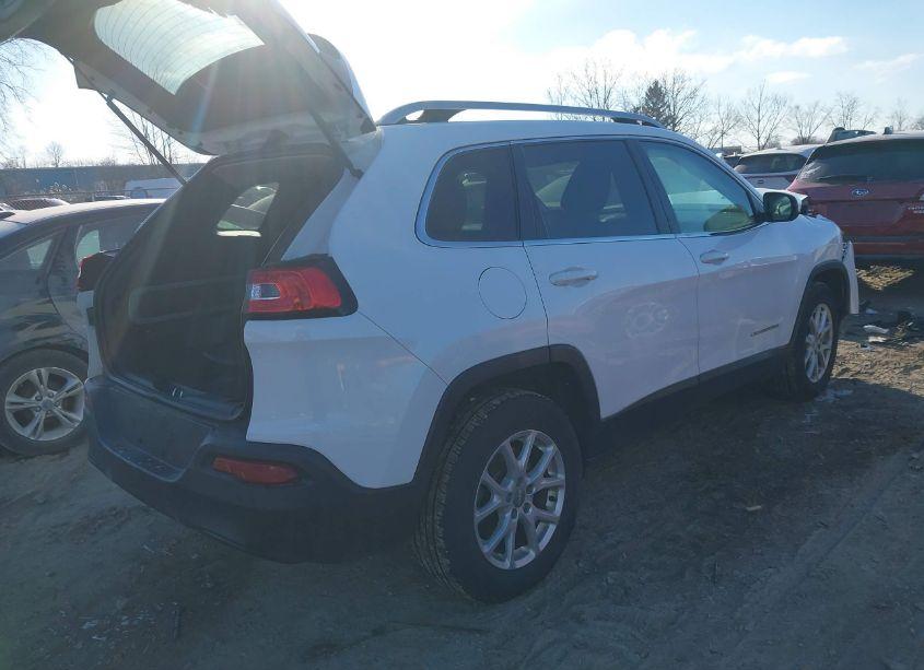 Photo 4 of 2017 Jeep Cherokee LATITUDE 4X4 (VIN 1C4PJMCB5HW583089)