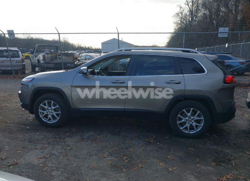 Photo 14 of 2017 Jeep Cherokee LATITUDE 4X4 (VIN 1C4PJMCB5HW584534)
