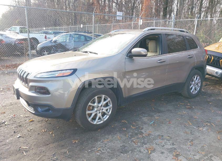 Photo 2 of 2017 Jeep Cherokee LATITUDE 4X4 (VIN 1C4PJMCB5HW584534)