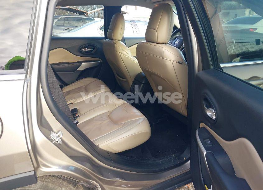 Photo 8 of 2017 Jeep Cherokee LATITUDE 4X4 (VIN 1C4PJMCB5HW584534)