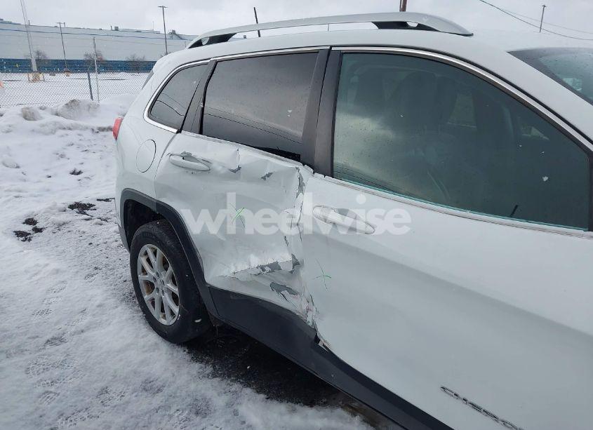 Photo 17 of 2017 Jeep Cherokee LATITUDE 4X4 (VIN 1C4PJMCB5HW618794)