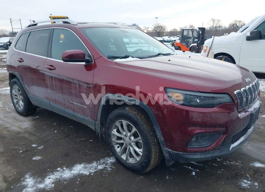 2019 Jeep Cherokee LATITUDE 4X4 (VIN 1C4PJMCB5KD213165) main photo