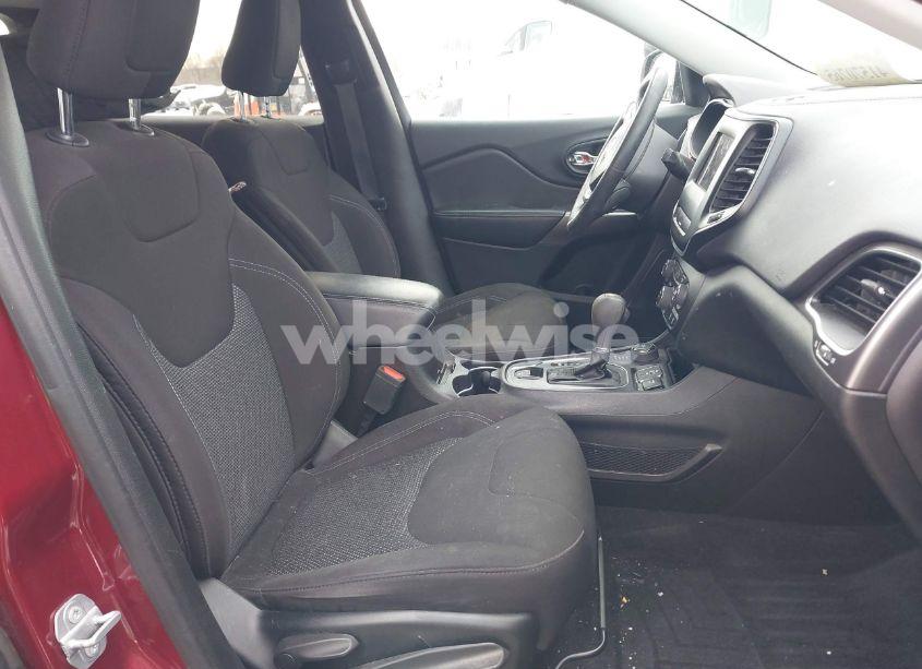 Photo 5 of 2019 Jeep Cherokee LATITUDE 4X4 (VIN 1C4PJMCB5KD213165)