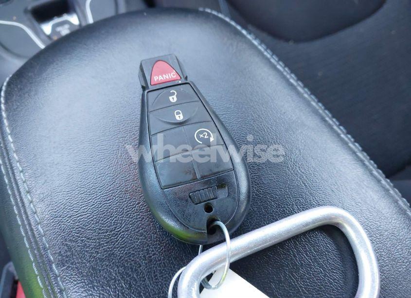 Photo 11 of 2019 Jeep Cherokee LATITUDE 4X4 (VIN 1C4PJMCB5KD281272)