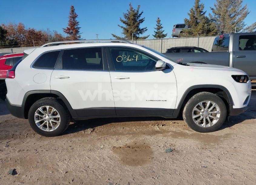 Photo 13 of 2019 Jeep Cherokee LATITUDE 4X4 (VIN 1C4PJMCB5KD281272)
