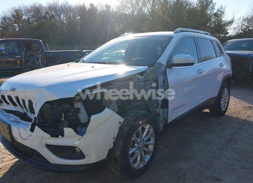 Photo 2 of 2019 Jeep Cherokee LATITUDE 4X4 (VIN 1C4PJMCB5KD281272)