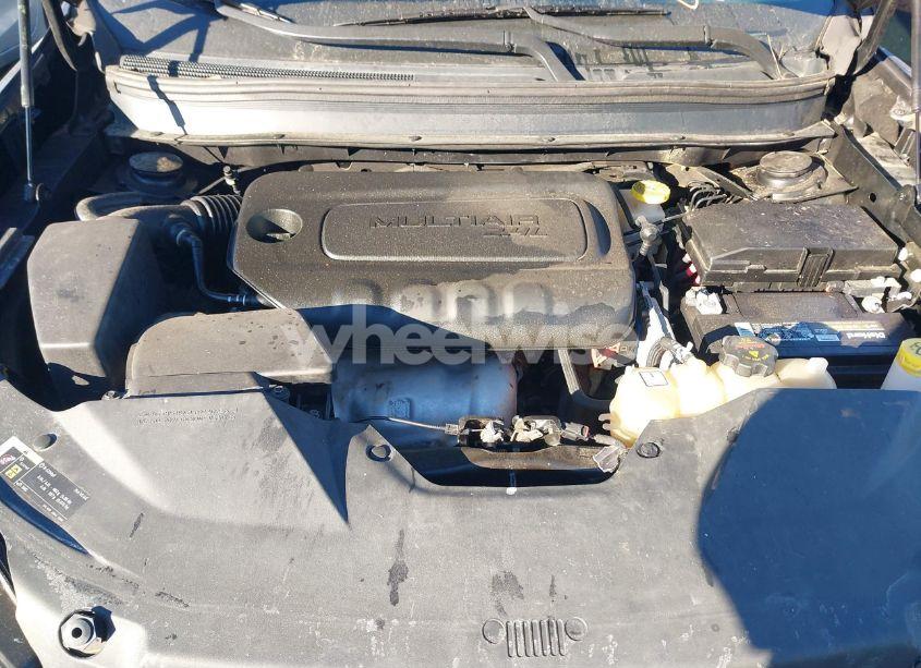 Photo 10 of 2019 Jeep Cherokee LATITUDE 4X4 (VIN 1C4PJMCB5KD346671)