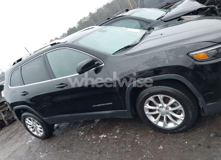Photo 13 of 2019 Jeep Cherokee LATITUDE 4X4 (VIN 1C4PJMCB5KD346671)