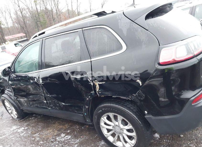 Photo 14 of 2019 Jeep Cherokee LATITUDE 4X4 (VIN 1C4PJMCB5KD346671)