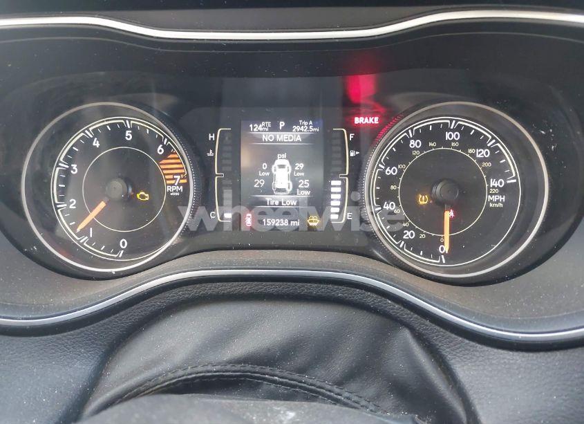 Photo 15 of 2019 Jeep Cherokee LATITUDE 4X4 (VIN 1C4PJMCB5KD346671)