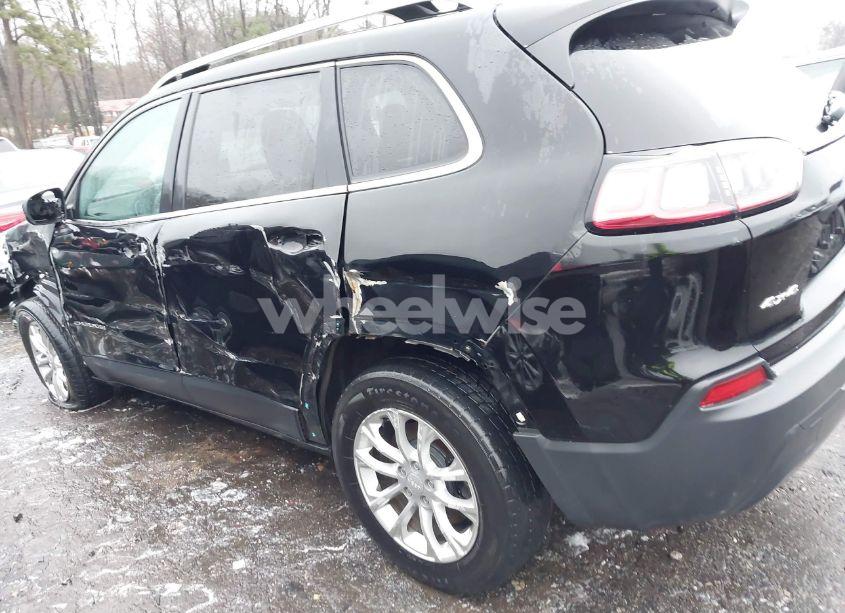 Photo 17 of 2019 Jeep Cherokee LATITUDE 4X4 (VIN 1C4PJMCB5KD346671)
