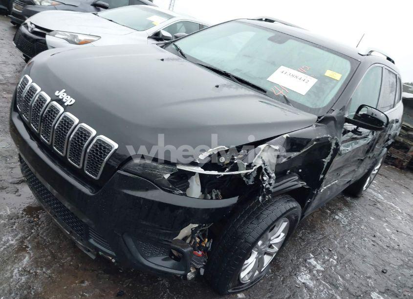 Photo 2 of 2019 Jeep Cherokee LATITUDE 4X4 (VIN 1C4PJMCB5KD346671)