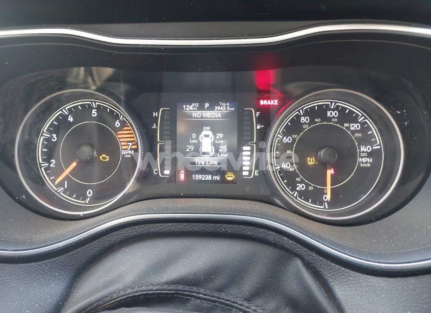 Photo 7 of 2019 Jeep Cherokee LATITUDE 4X4 (VIN 1C4PJMCB5KD346671)