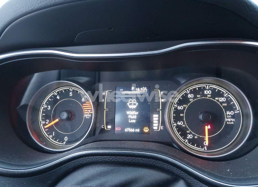 Photo 7 of 2019 Jeep Cherokee LATITUDE 4X4 (VIN 1C4PJMCB5KD410594)