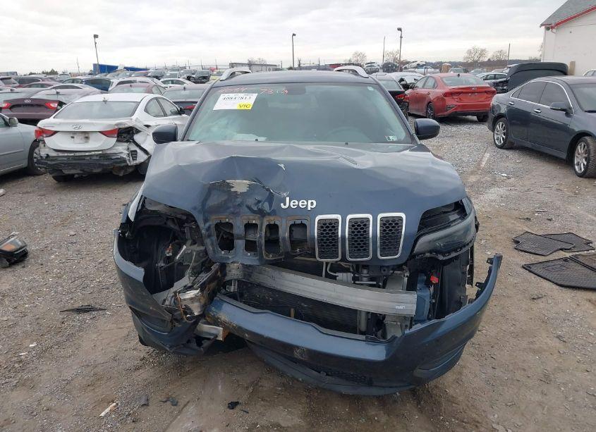 Photo 13 of 2019 Jeep Cherokee LATITUDE 4X4 (VIN 1C4PJMCB5KD412717)