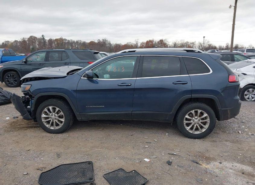 Photo 15 of 2019 Jeep Cherokee LATITUDE 4X4 (VIN 1C4PJMCB5KD412717)