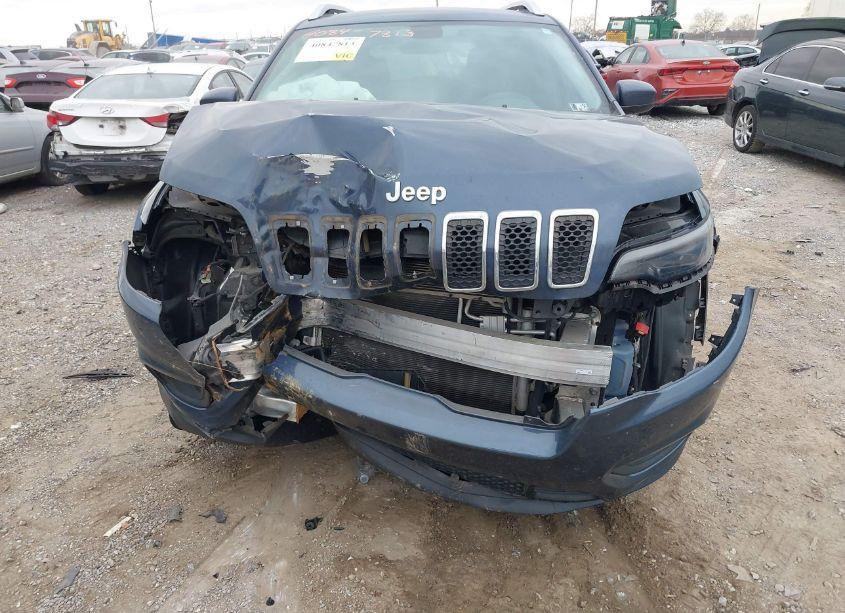 Photo 6 of 2019 Jeep Cherokee LATITUDE 4X4 (VIN 1C4PJMCB5KD412717)