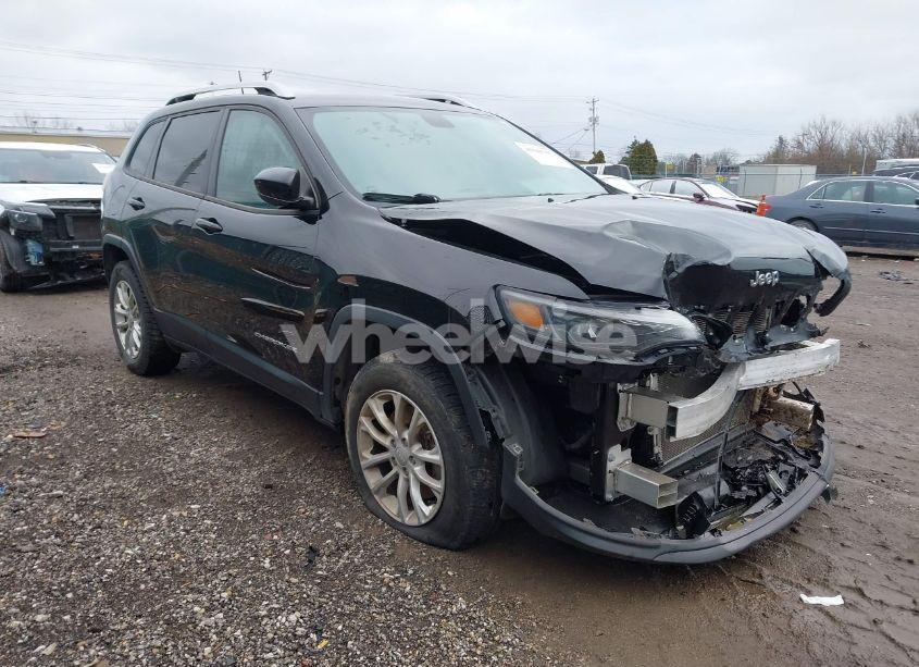2020 Jeep Cherokee LATITUDE 4X4 (VIN 1C4PJMCB5LD574980) main photo