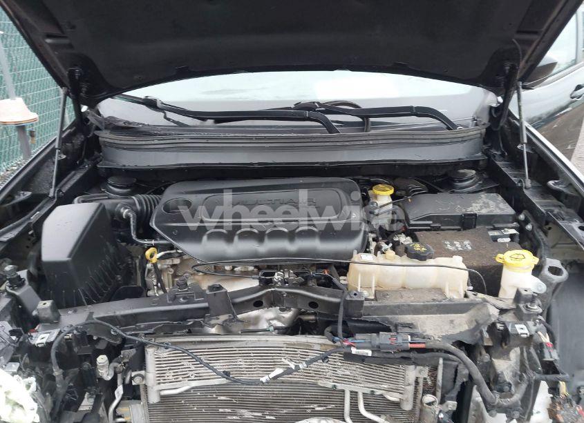 Photo 10 of 2020 Jeep Cherokee LATITUDE 4X4 (VIN 1C4PJMCB5LD574980)