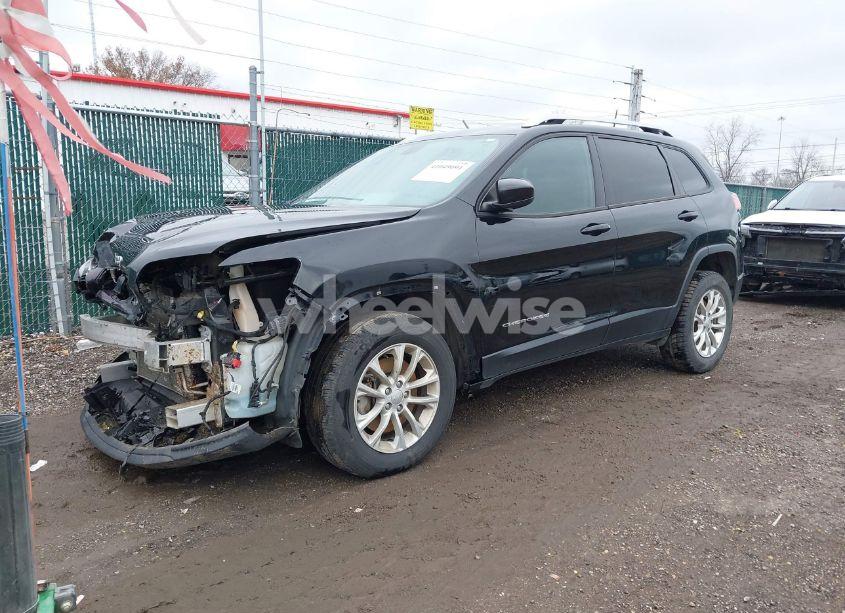 Photo 2 of 2020 Jeep Cherokee LATITUDE 4X4 (VIN 1C4PJMCB5LD574980)