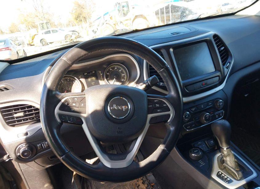 Photo 22 of 2014 Jeep Cherokee LATITUDE (VIN 1C4PJMCB6EW227844)