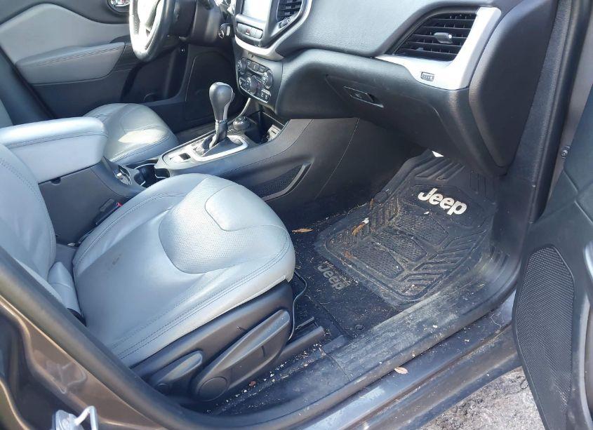 Photo 5 of 2014 Jeep Cherokee LATITUDE (VIN 1C4PJMCB6EW227844)