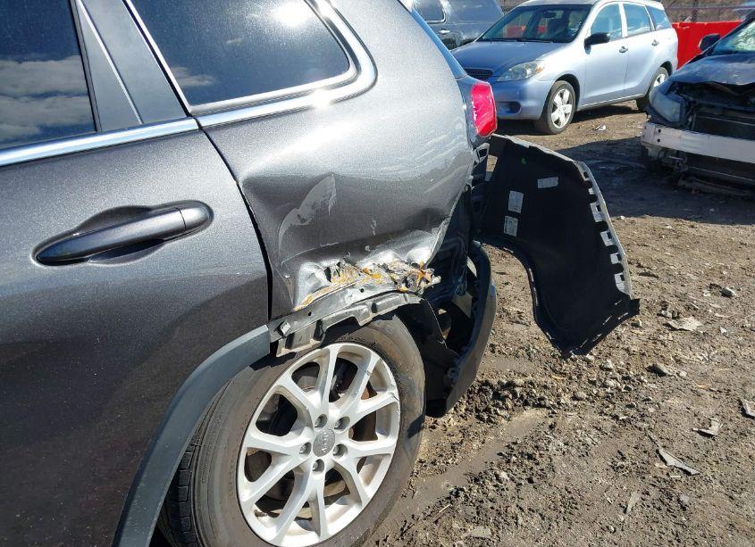 Photo 6 of 2014 Jeep Cherokee LATITUDE (VIN 1C4PJMCB6EW227844)