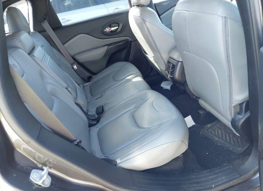 Photo 8 of 2014 Jeep Cherokee LATITUDE (VIN 1C4PJMCB6EW227844)