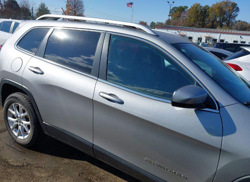 Photo 13 of 2015 Jeep Cherokee LATITUDE (VIN 1C4PJMCB6FW512805)