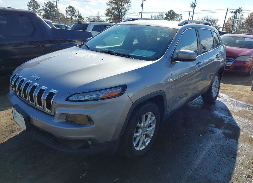 Photo 2 of 2015 Jeep Cherokee LATITUDE (VIN 1C4PJMCB6FW512805)