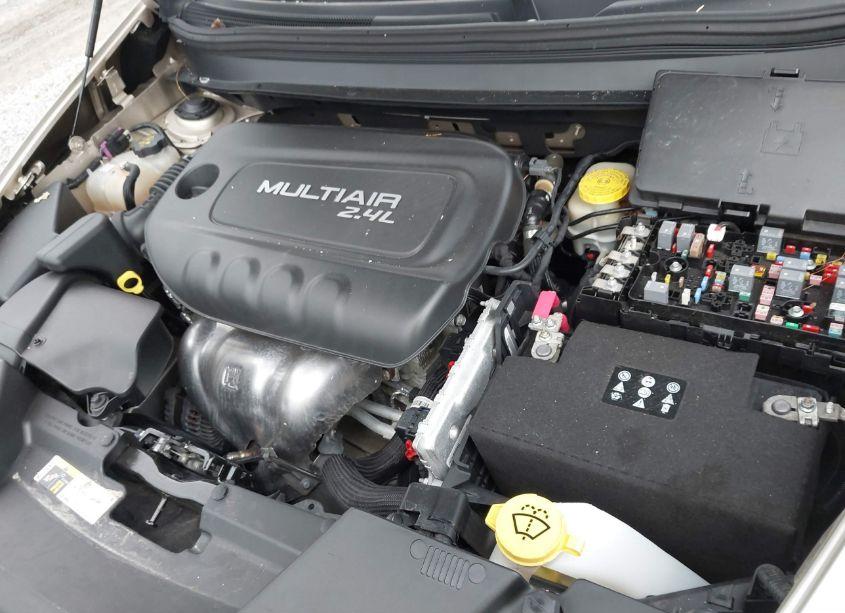 Photo 10 of 2015 Jeep Cherokee LATITUDE (VIN 1C4PJMCB6FW556691)