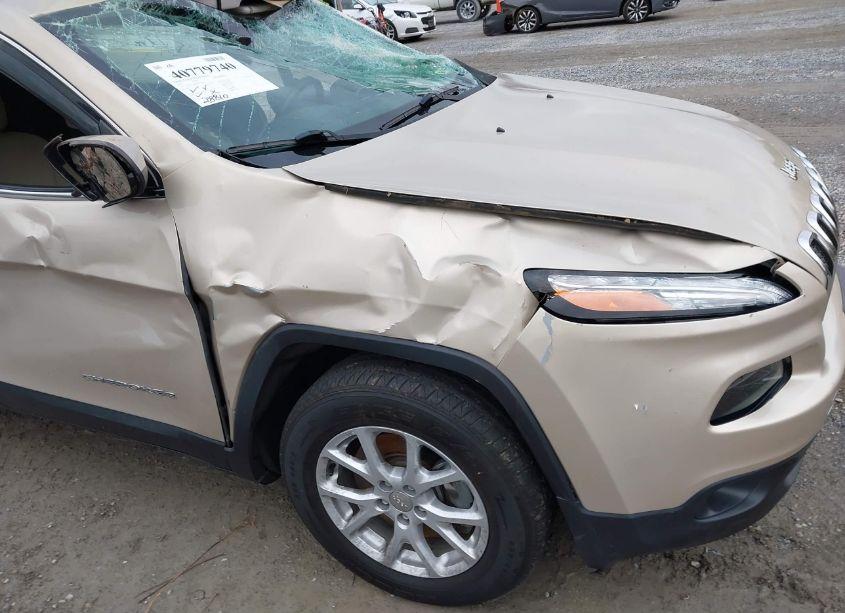 Photo 14 of 2015 Jeep Cherokee LATITUDE (VIN 1C4PJMCB6FW556691)